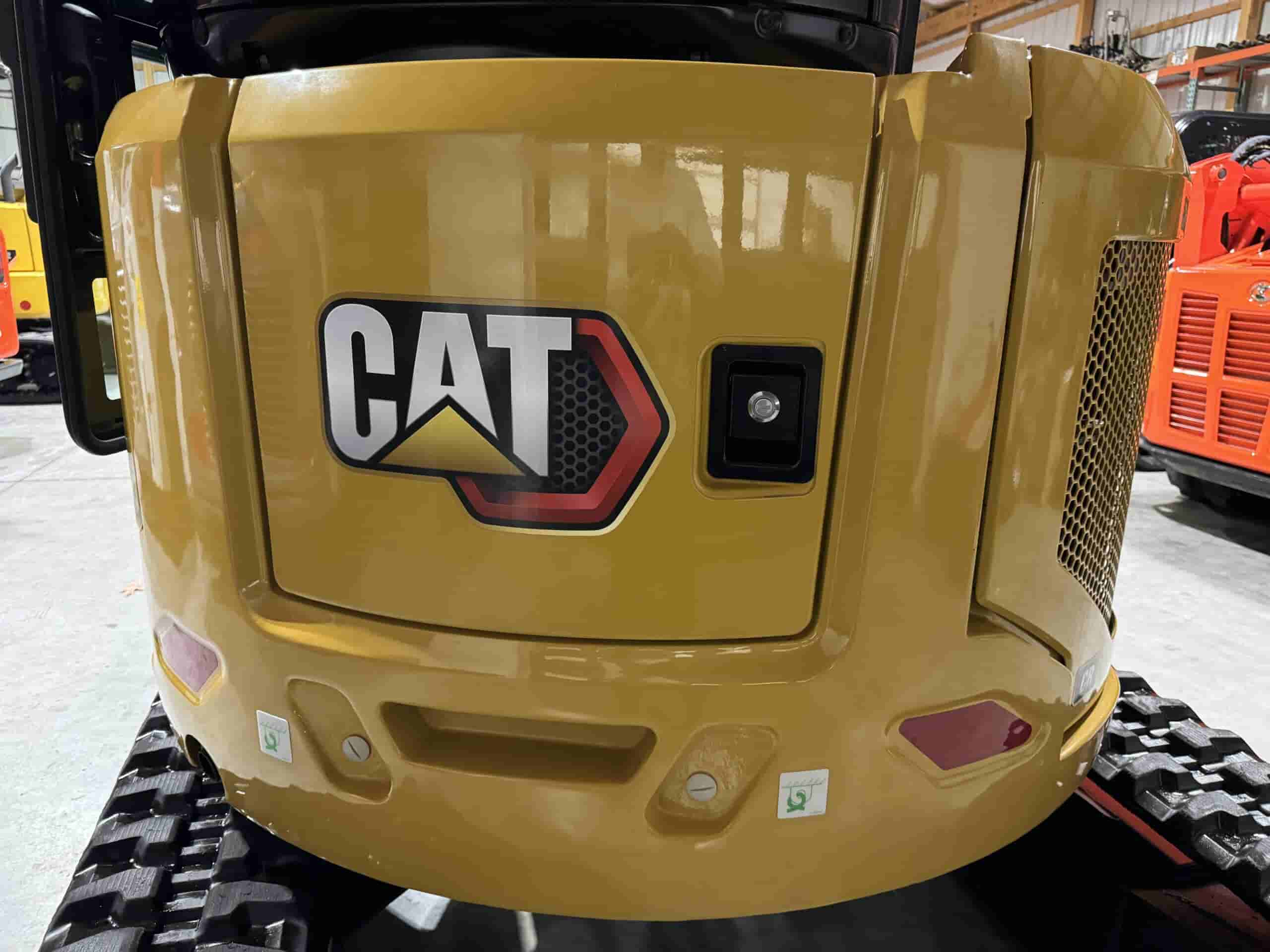 2023 CAT 303.5 LIKE NEW
